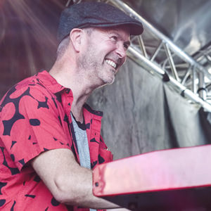John / Keyboards